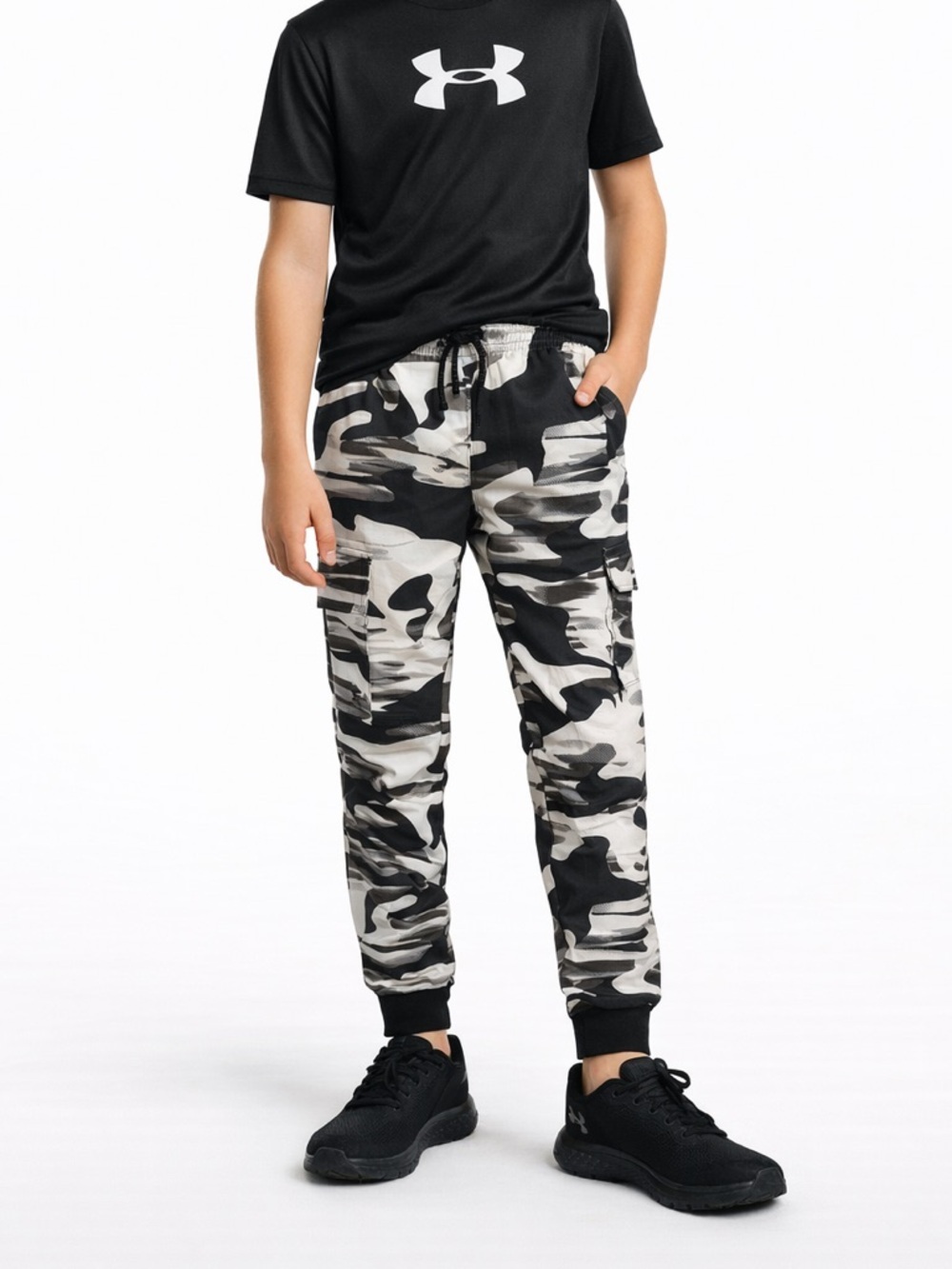 Under Armour Youth YXL Black Gray Camo Jogger Pants Athletic Stretch Cargo